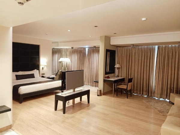 Mirage Hotel, Mumbai International Airport image 36