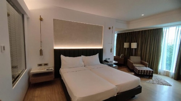 Mirage Hotel, Mumbai International Airport image 54